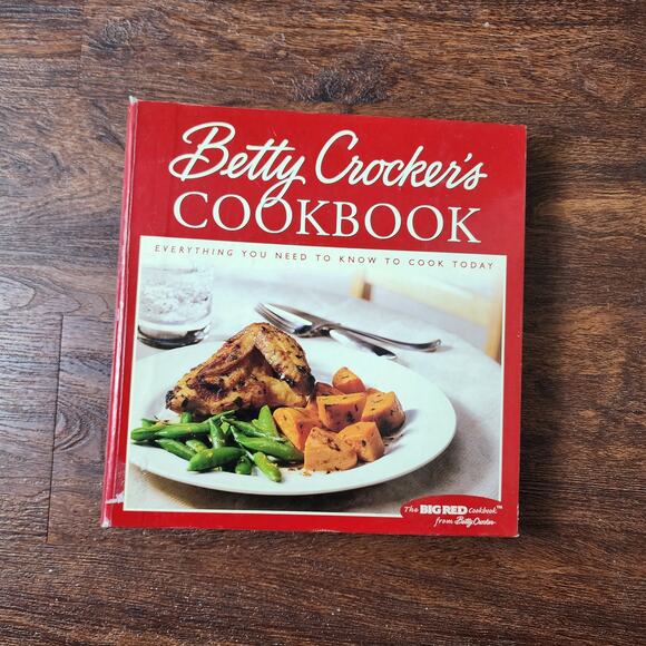 Betty Crocker's Cookbook 5 Ring Binder (9th Edition) 2000, 2001 Big Red Cookbook - Picture 1 of 8